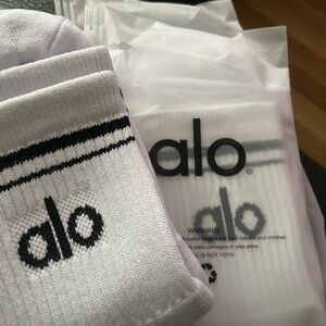 ALO Yoga Black and White Athletic Socks